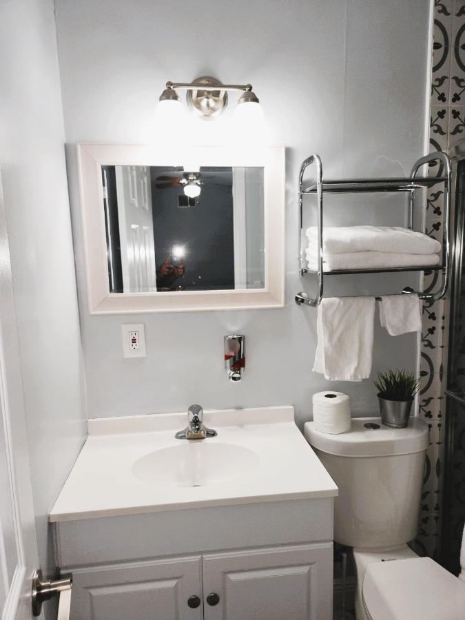 Cheerful Super Suite + 2 Queen + Sofa Bed Minutes From The Airport! Tampa Exteriör bild