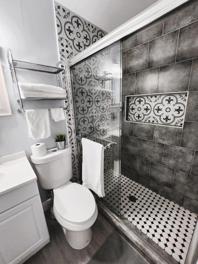 Cheerful Super Suite + 2 Queen + Sofa Bed Minutes From The Airport! Tampa Exteriör bild