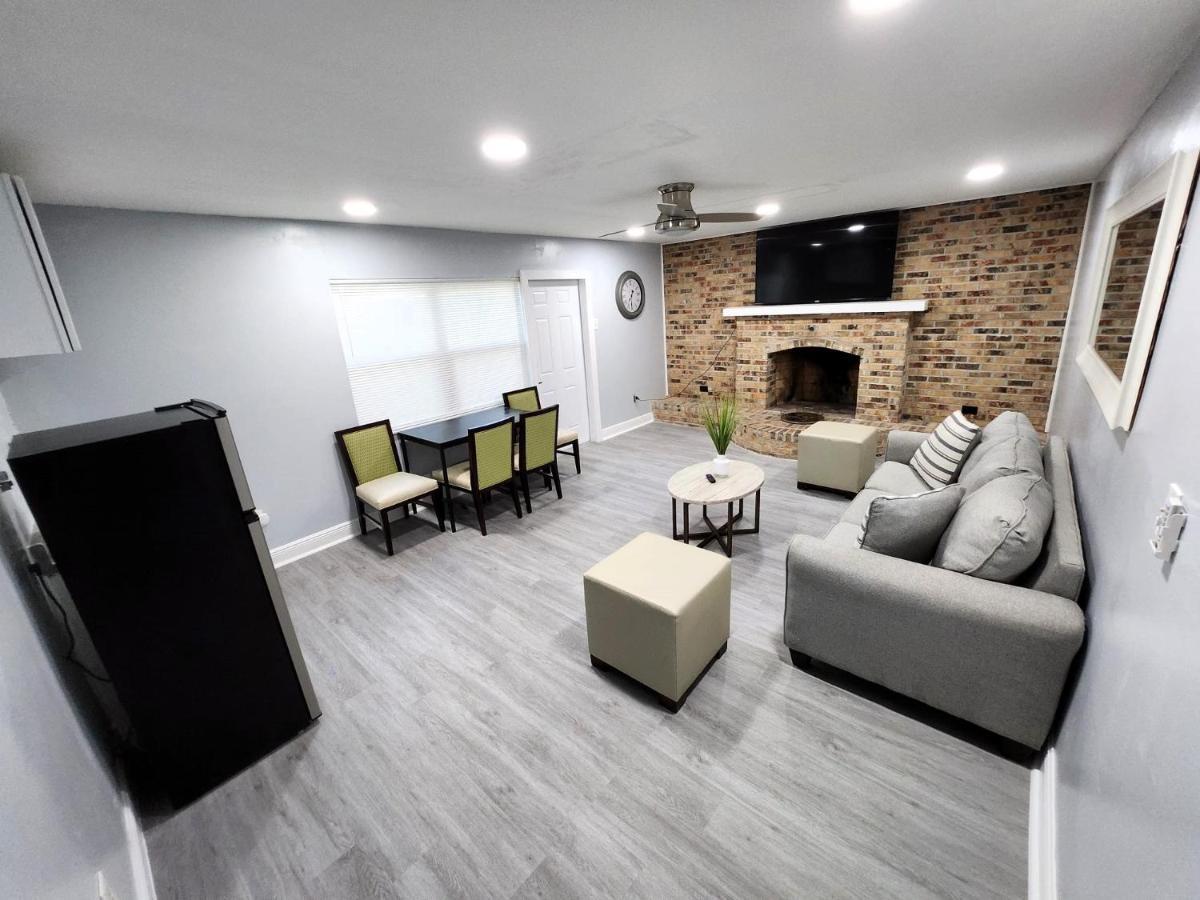 Cheerful Super Suite + 2 Queen + Sofa Bed Minutes From The Airport! Tampa Exteriör bild