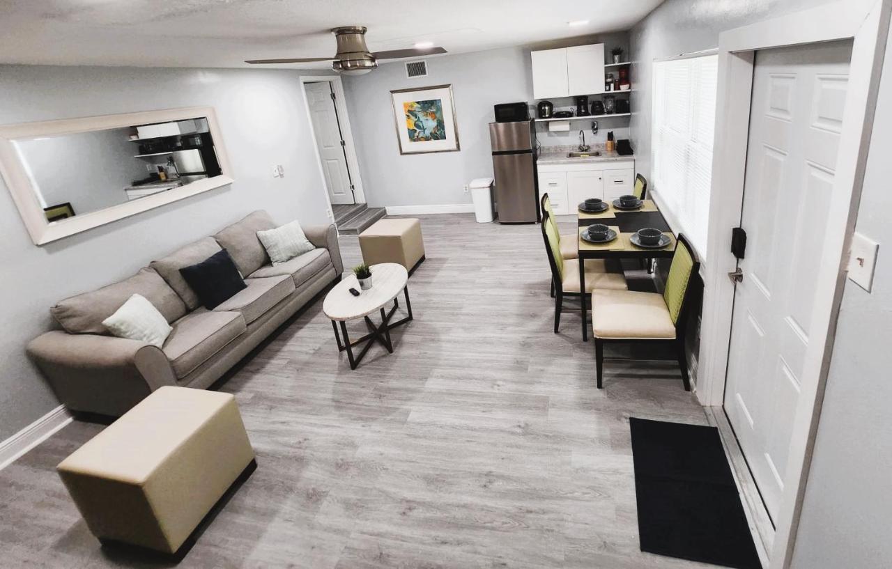 Cheerful Super Suite + 2 Queen + Sofa Bed Minutes From The Airport! Tampa Exteriör bild