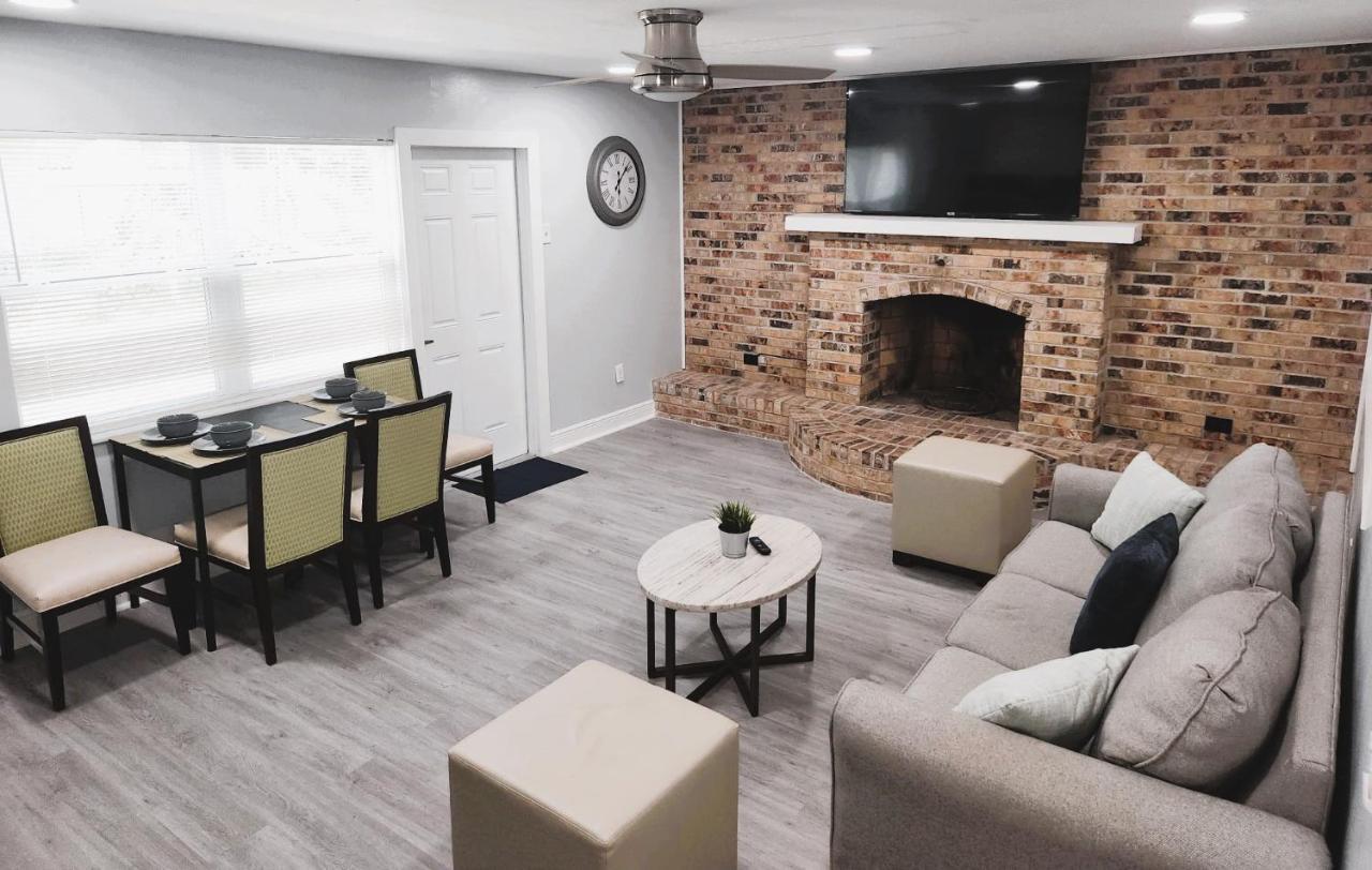 Cheerful Super Suite + 2 Queen + Sofa Bed Minutes From The Airport! Tampa Exteriör bild